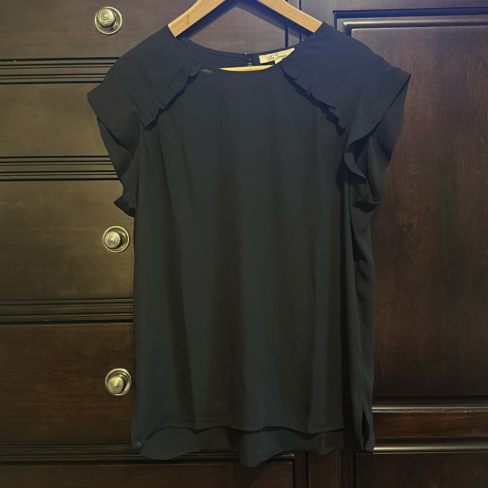 Stitch Fix Top- LesSerein
